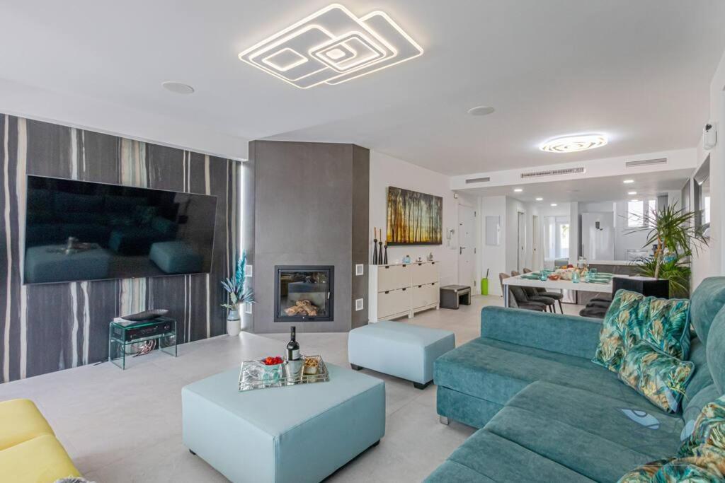 Puerto Marina Luxury 2Bdr Apartment With Sea View Benalmádena Zewnętrze zdjęcie
